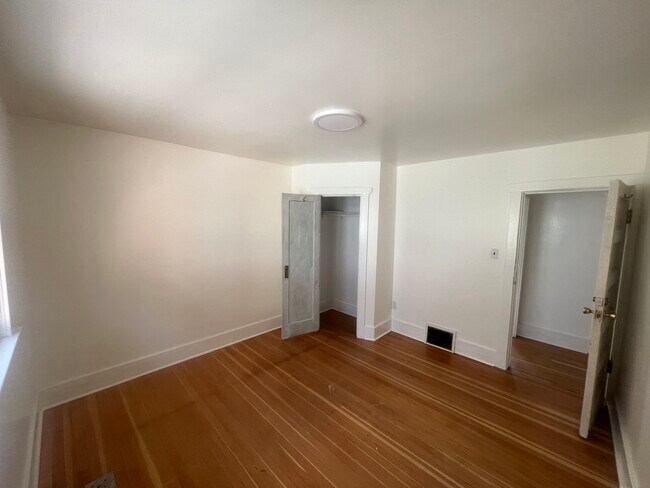 Building Photo - 144 N 1000 W