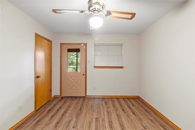 Building Photo - 2101 Bush Dr