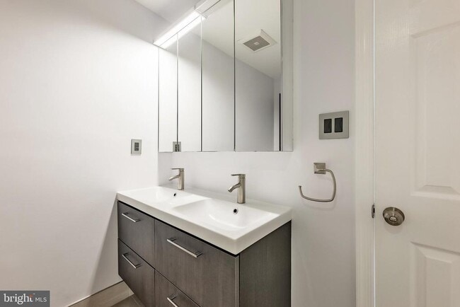 Building Photo - 7603 Heatherton Ln