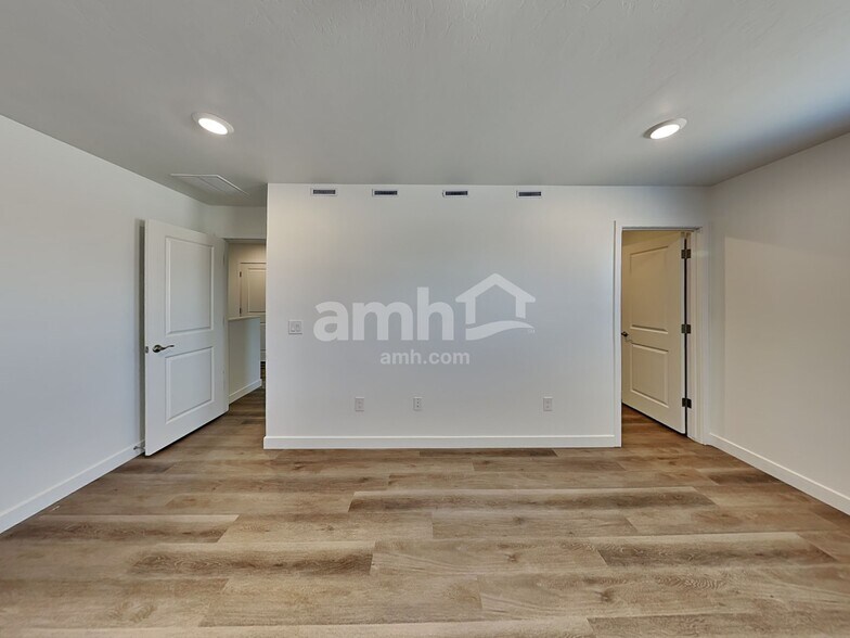 Building Photo - 6525 E Paseo Baranda