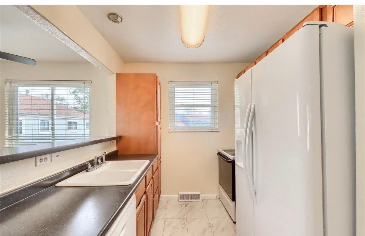 Building Photo - 4571 S Hannibal St