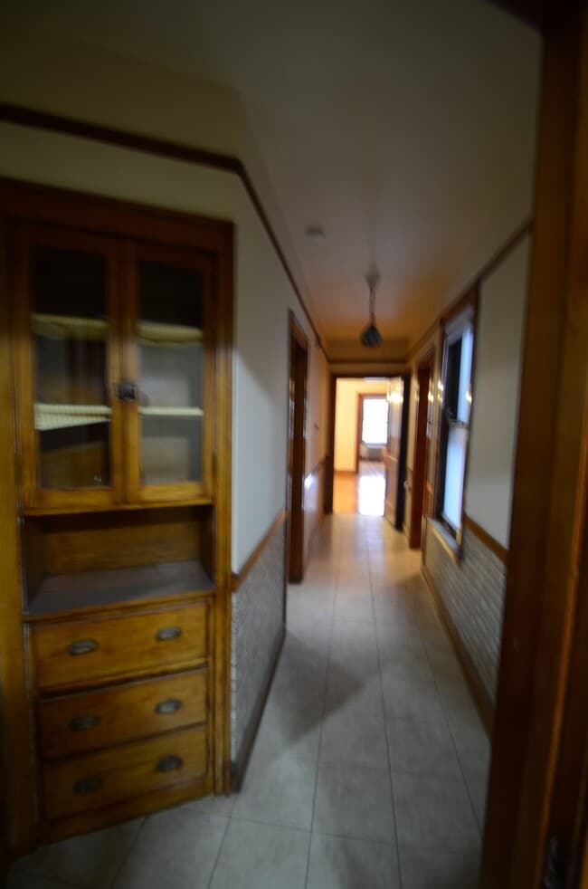 Building Photo - 3354 S Lituanica Ave