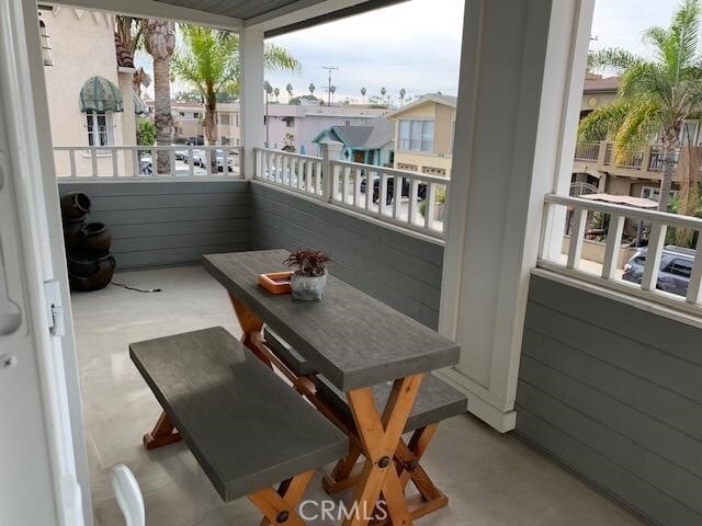 Building Photo - 122 Roycroft Ave