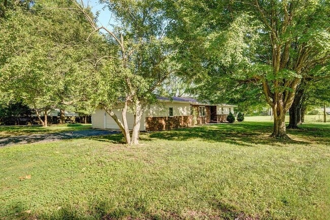 Building Photo - 972 N Boston Ln