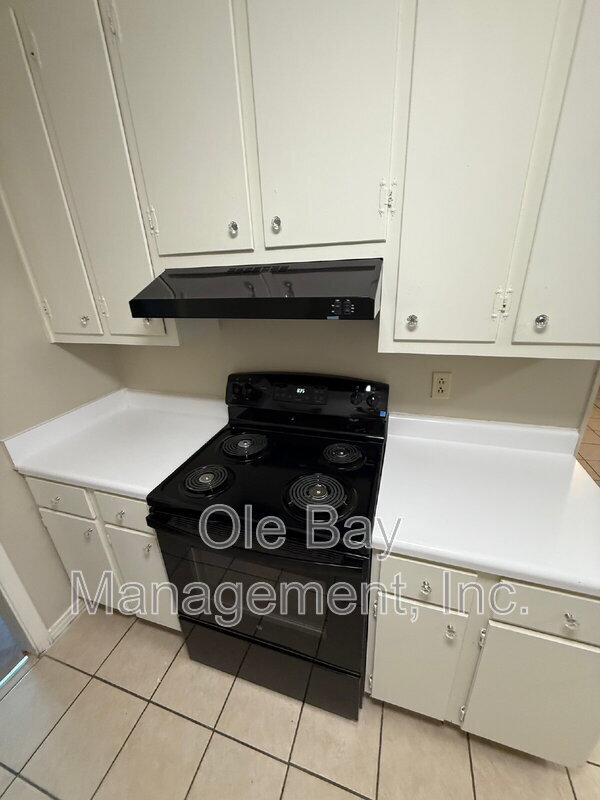 Building Photo - 253 Vanderbilt Dr