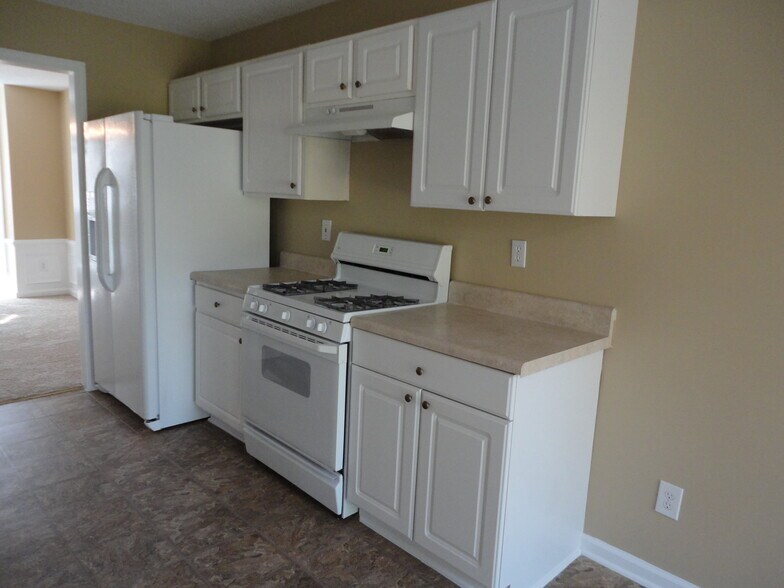 Building Photo - 3206 Claybrooke Dr NE