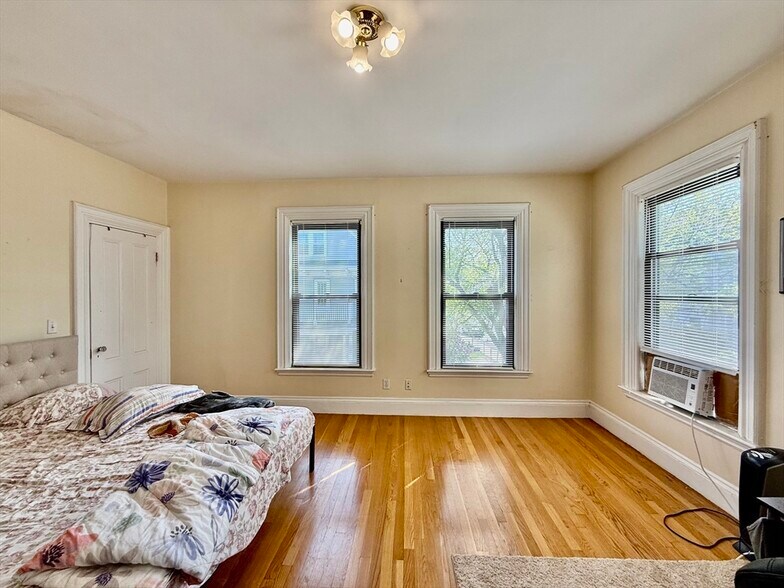Building Photo - 48 Allston St