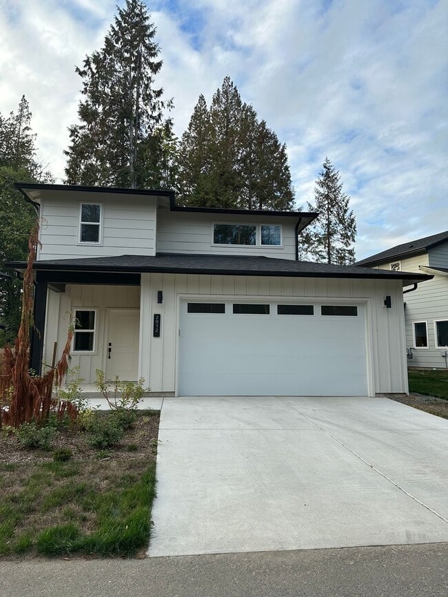 Primary Photo - 3 Bedroom, 2.5 Bath in Blaine in Newer Nei...