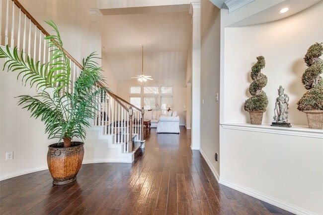 Building Photo - 928 Hidden Hollow Ct