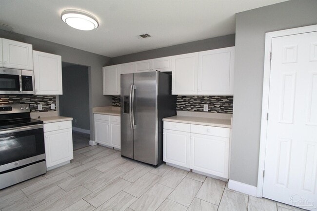Building Photo - 2437 Gulf Breeze Ave