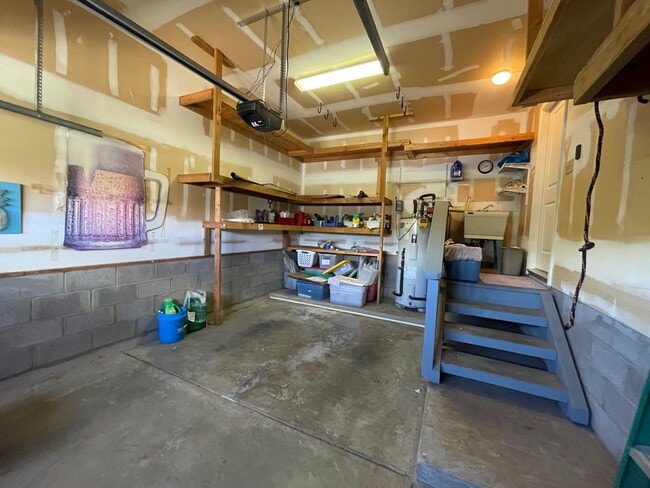 Building Photo - Kihei Three Bedroom