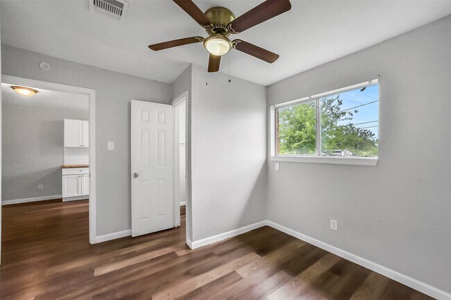 Building Photo - 10987 Fairland Dr