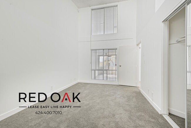 Building Photo - 8430 1/2 Cedros Ave-333