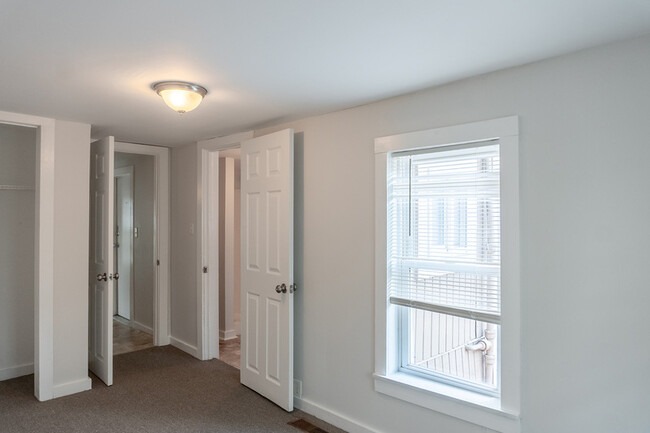 Building Photo - Hayden Road - 414 H
