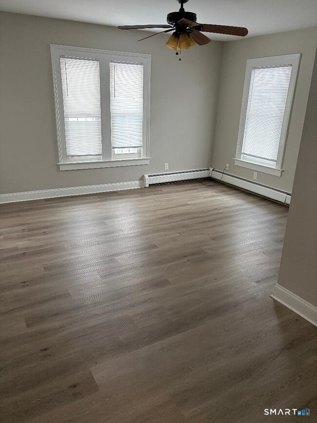 Building Photo - 65 Ingraham St