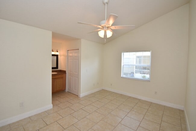 Building Photo - 42 Coral Reef Ct N