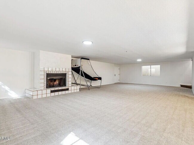 Building Photo - 1610 E McLellan Rd