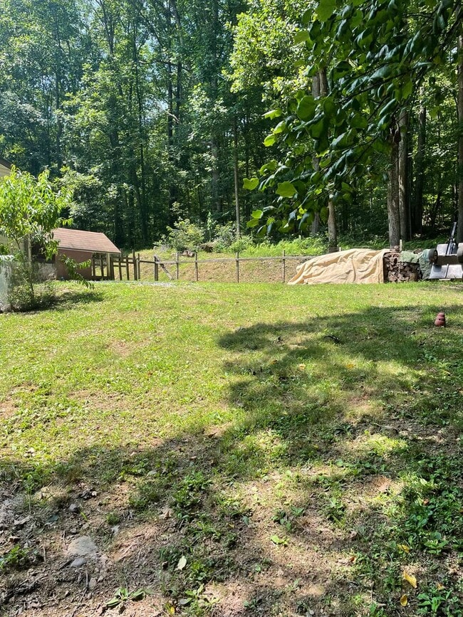 Building Photo - 3 Bedroom Home in Dauphin