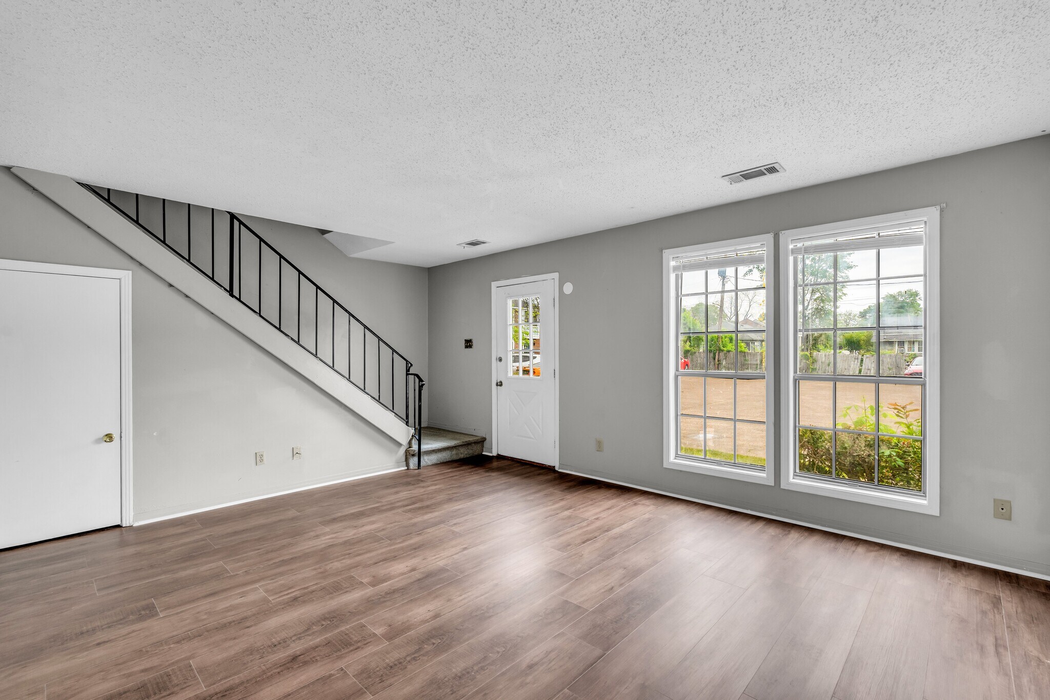 Building Photo - 320 11th St N