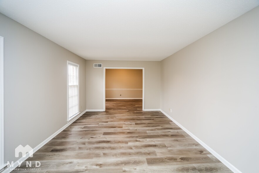 Building Photo - 1773 Kilarney Ave