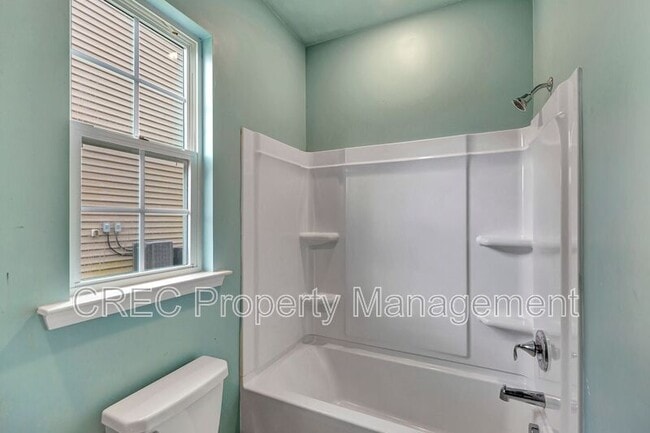 Building Photo - 268 Witch Hazel St