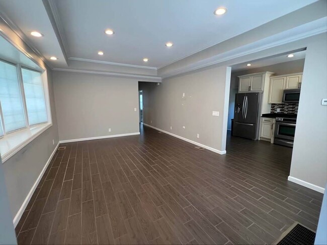 Building Photo - 55 S Fulton St