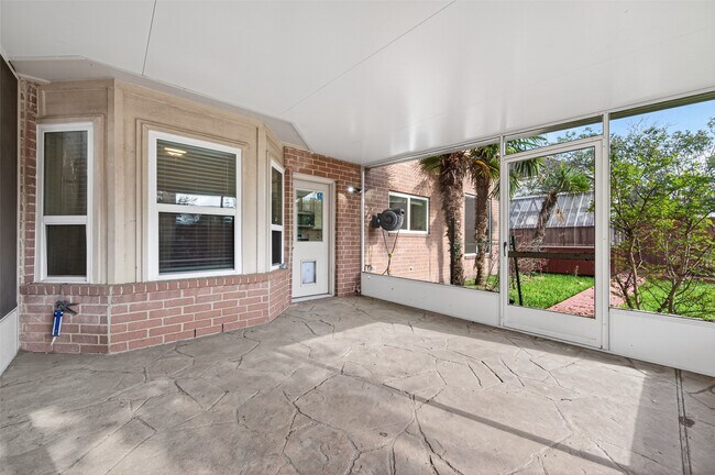 Building Photo - 6710 Creek Village Dr