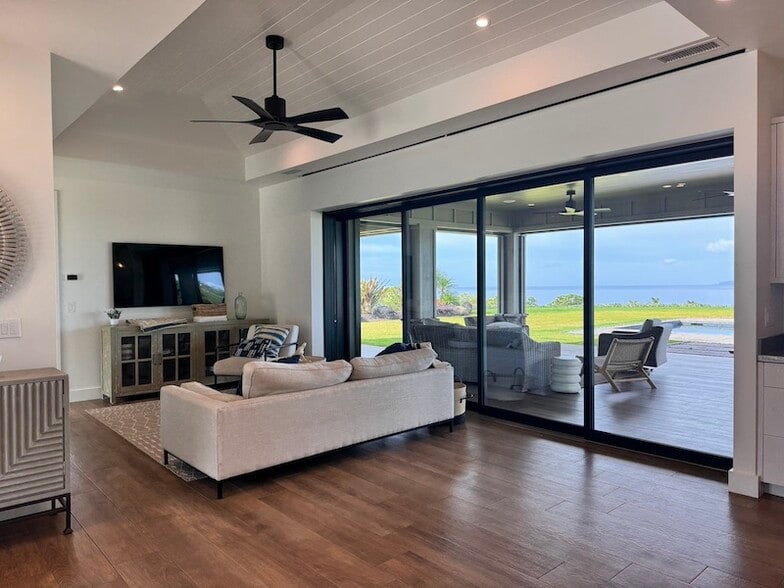 Building Photo - 170 Haniu St