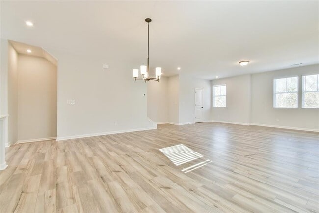 Building Photo - 2350 Whistler Wy NE