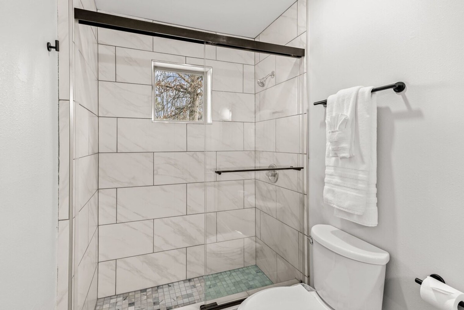 Building Photo - 201 N Dogwood St