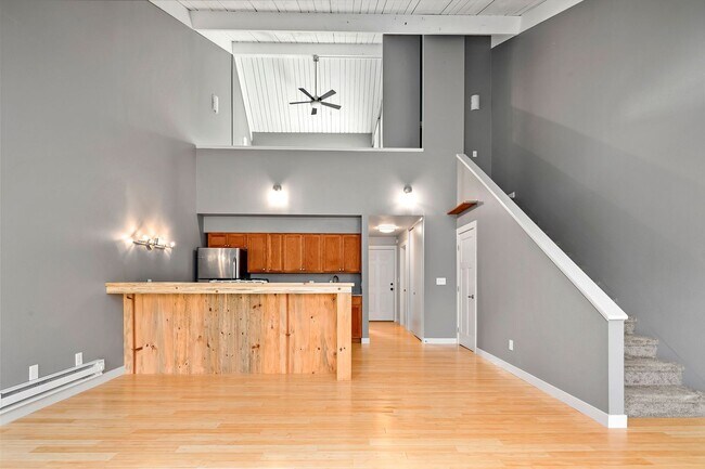 Building Photo - 4Touchstone