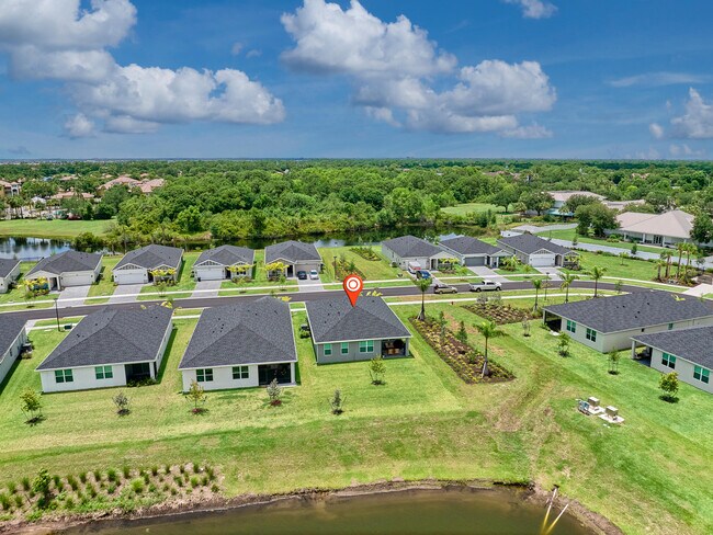 Building Photo - 8960 Dahlia Cir