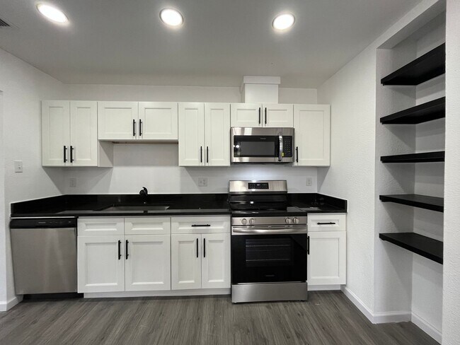 Building Photo - Award Winning Flour Bluff School District!!