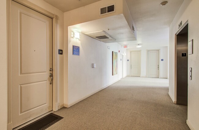 Building Photo - 505 Jackson Hill St