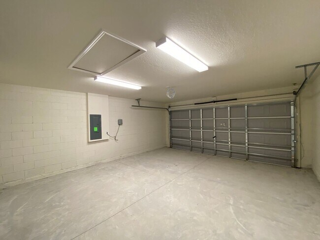 Building Photo - Desirable Citrus Springs Neighborhood 4/2/2 *WON'T LAST*