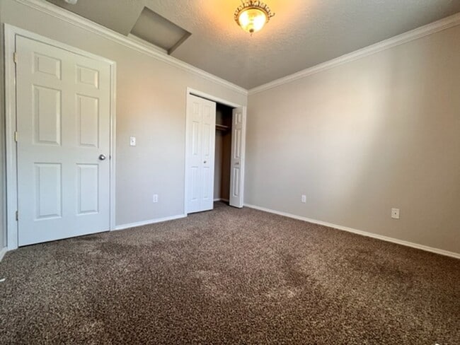 Building Photo - 13037 W Peachleaf Ct