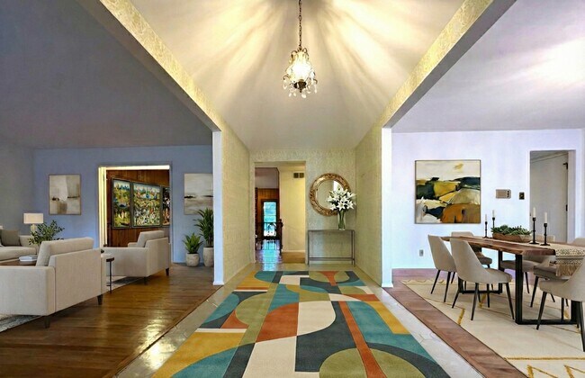 Building Photo - 14060 Agusta Dr