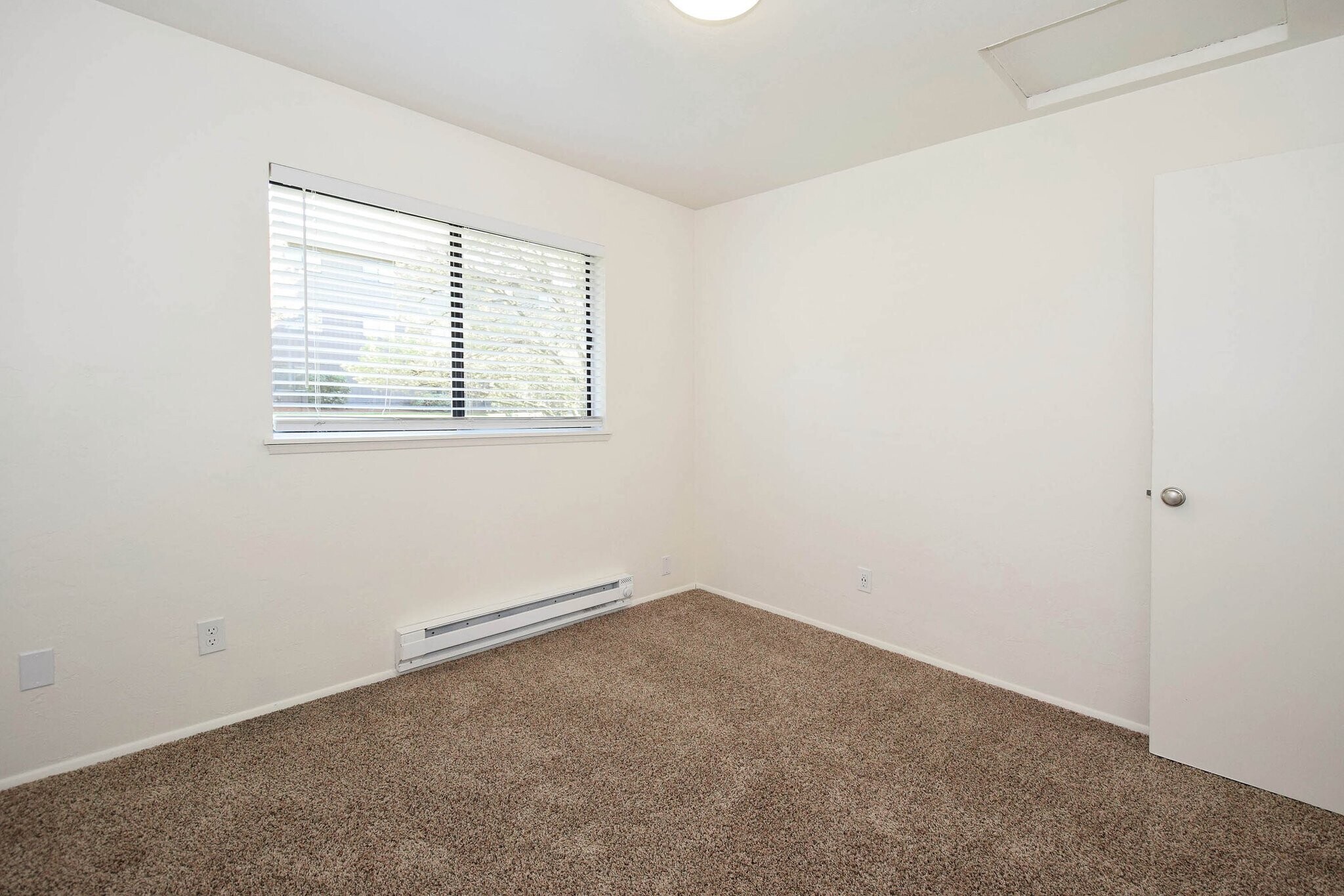 Building Photo - 12085 SW 135th Ave