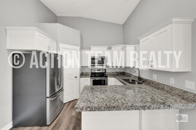 Building Photo - Top Floor Condo in Saratoga Springs!
