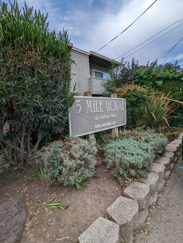 Building Photo - 1044 Rivara Rd