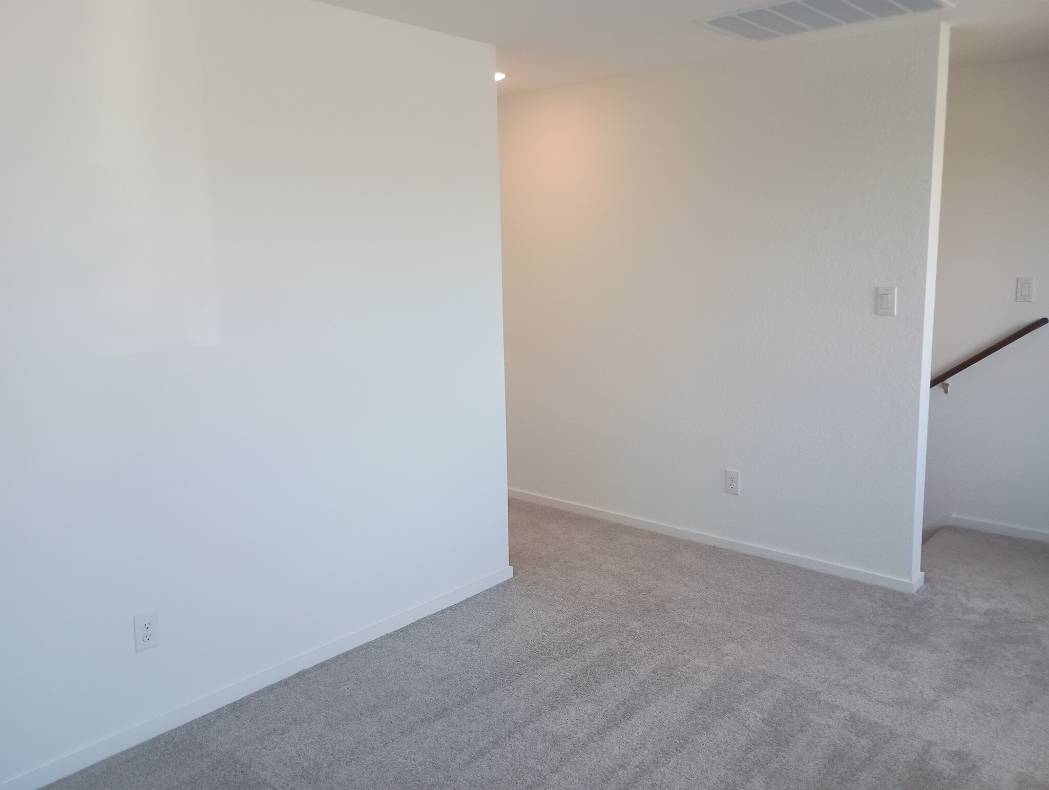 Building Photo - Room in House on Noir Ln