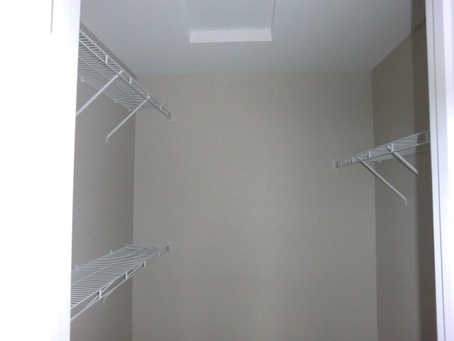 Building Photo - 1338 Village Circle Dr