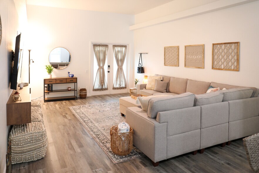 Building Photo - 1333 S Madison Ave