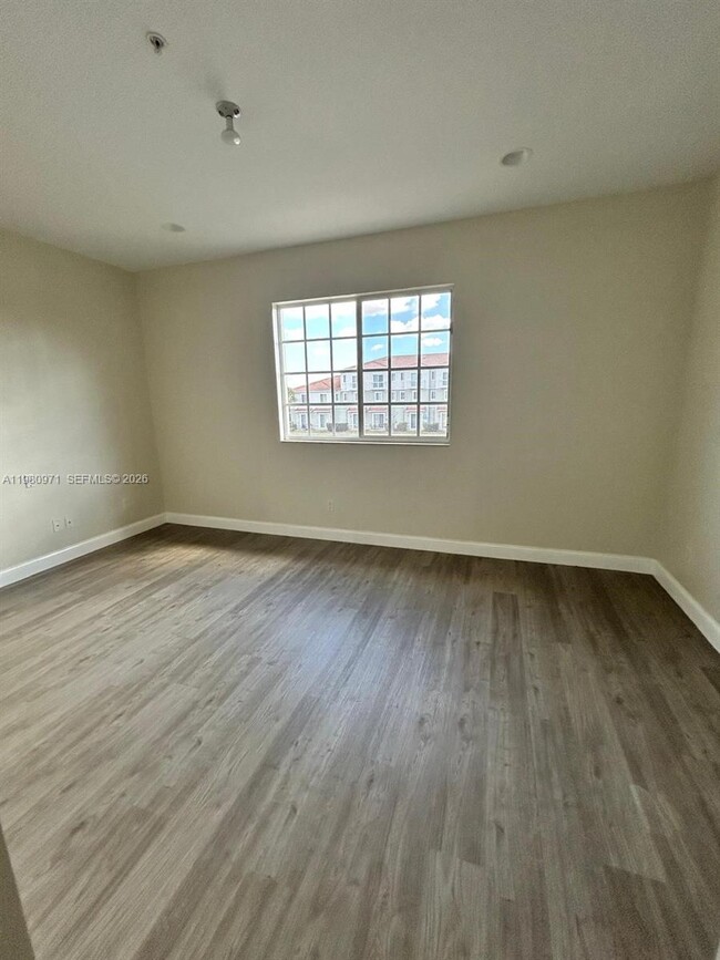 Building Photo - 2736 SW 81st Terrace