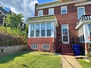 Building Photo - 548 Radnor Ave