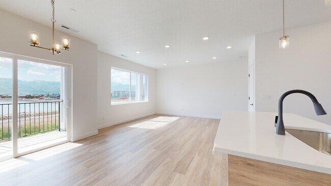 Building Photo - 1266 Sawmill Blvd