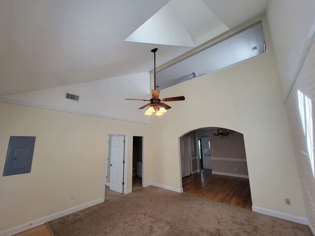Building Photo - 211 Brook Ct