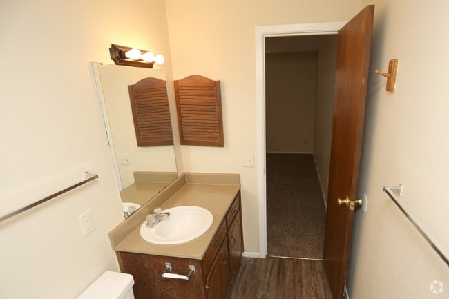 2 Bedroom 2 Bathroom - Ridgecrest Apartments
