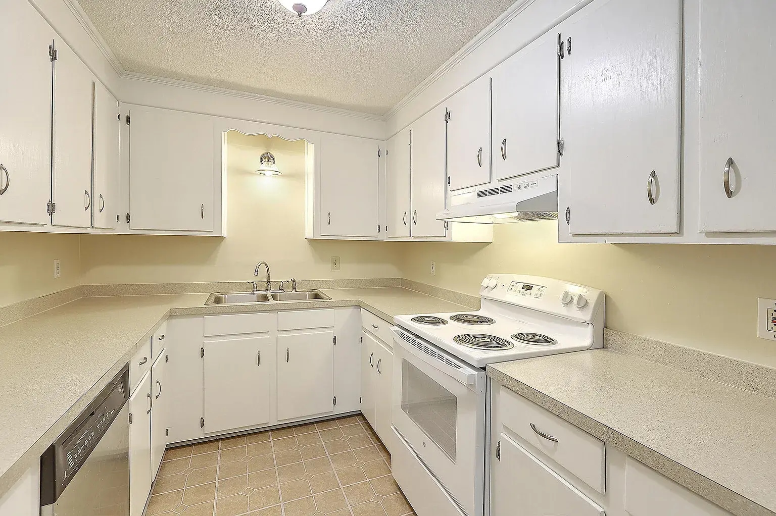 Kitchen - 106 Mayrant St