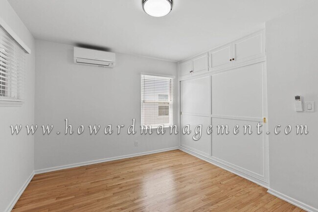 Building Photo - Home in WEST LA Cozy, Well Kept 3 Bedroom Home, Laundry & Garage, Pet Friendly, with a Yard